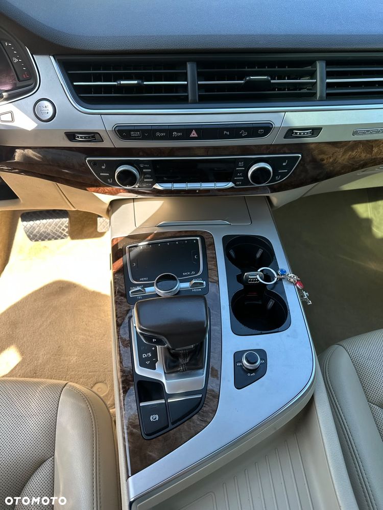 Audi Q7 - 25