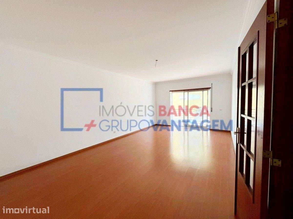 APARTAMENTO T3 A VENDA - Grande imagem: 2/13