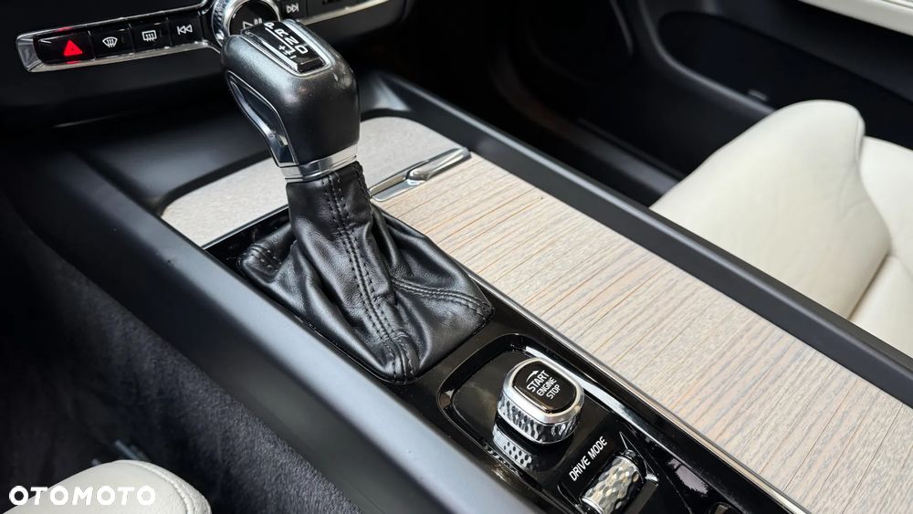 Volvo XC 60 D4 Geartronic Inscription - 28