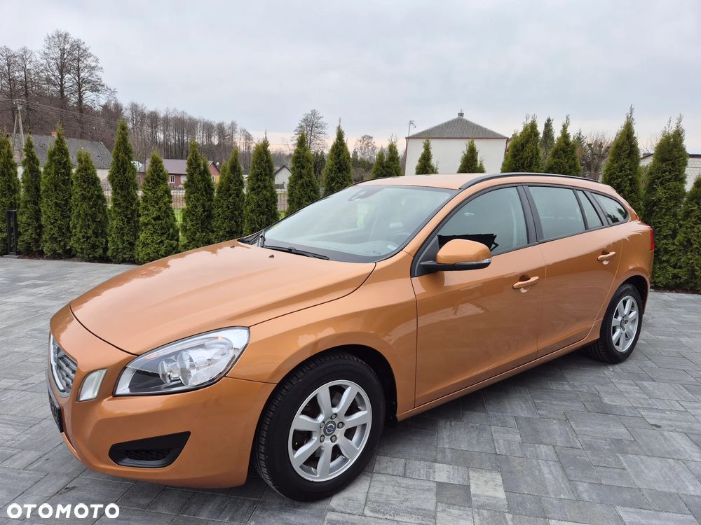 Volvo V60 DRIVe Momentum - 2