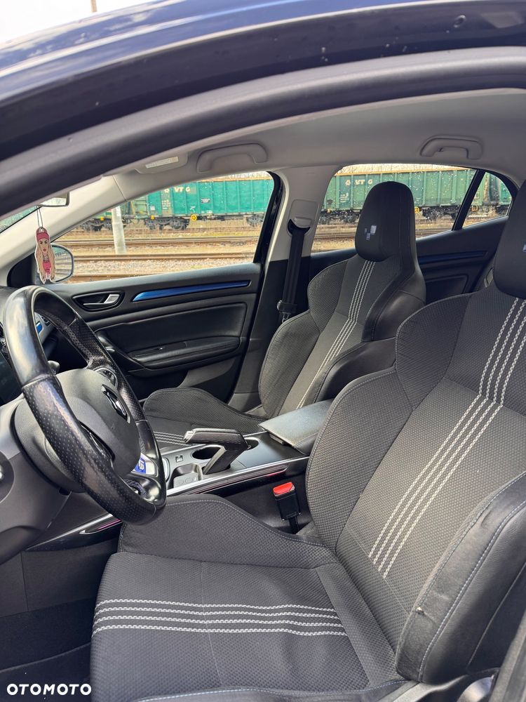 Renault Megane 1.5 dCi GT Line EDC - 11