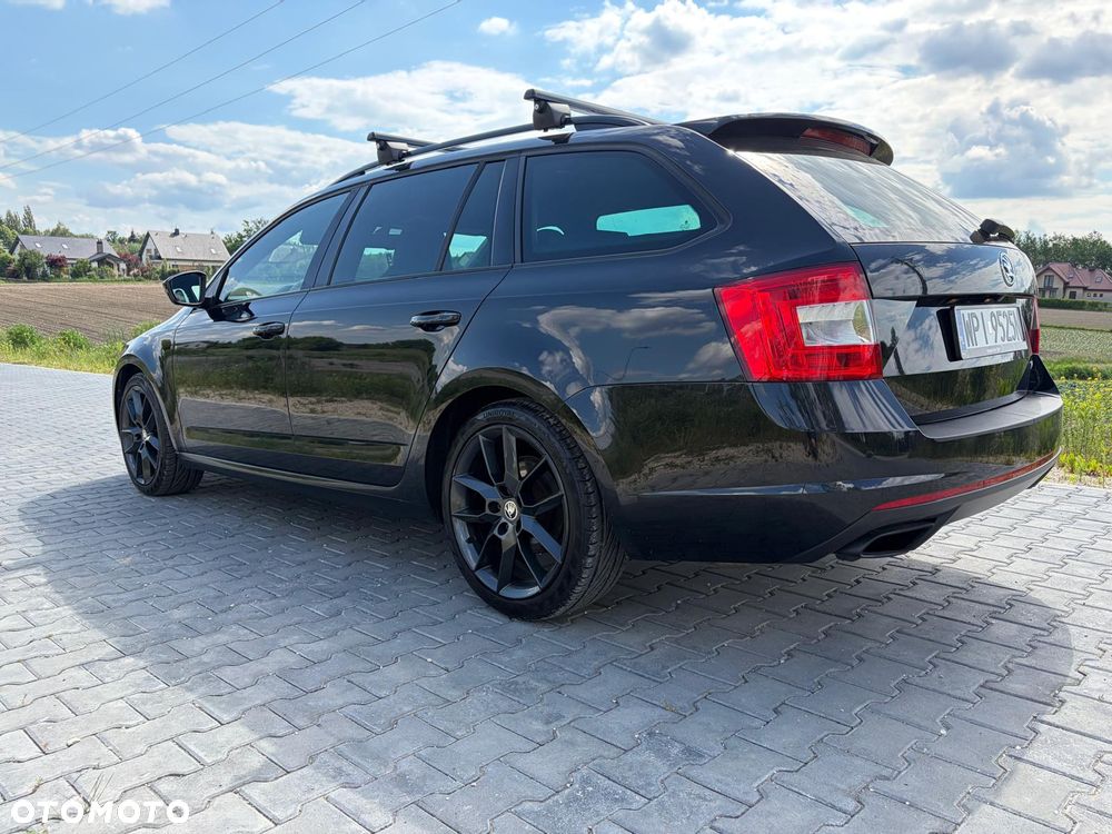 Skoda Octavia 2.0 TDI DSG RS - 22