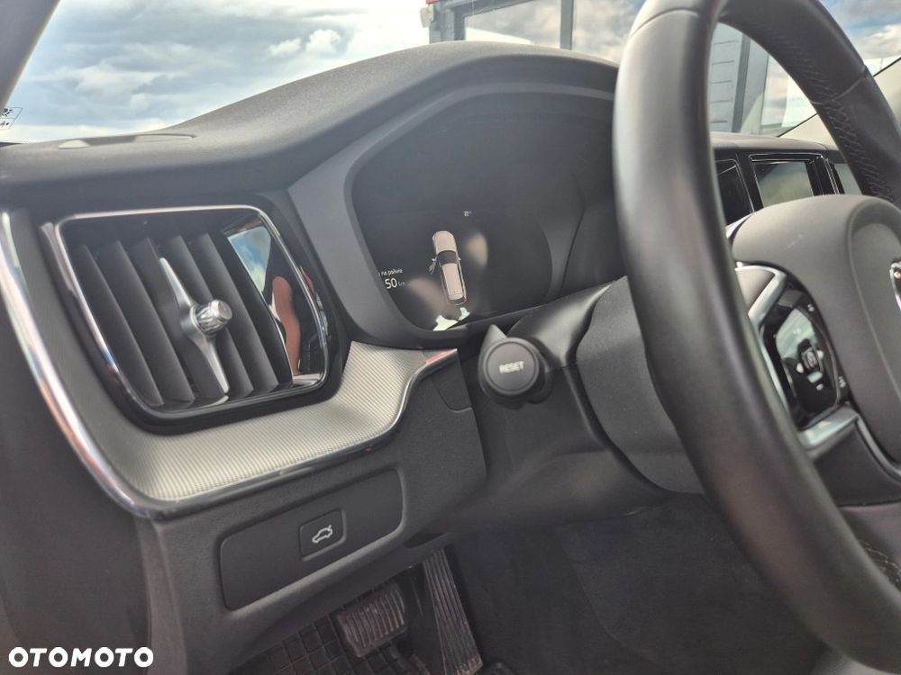Volvo XC 60 B4 B Plus Bright - 17