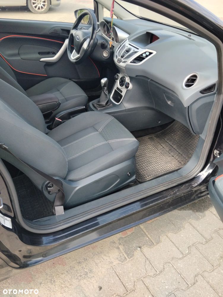 Ford Fiesta 1.25 Viva - 11