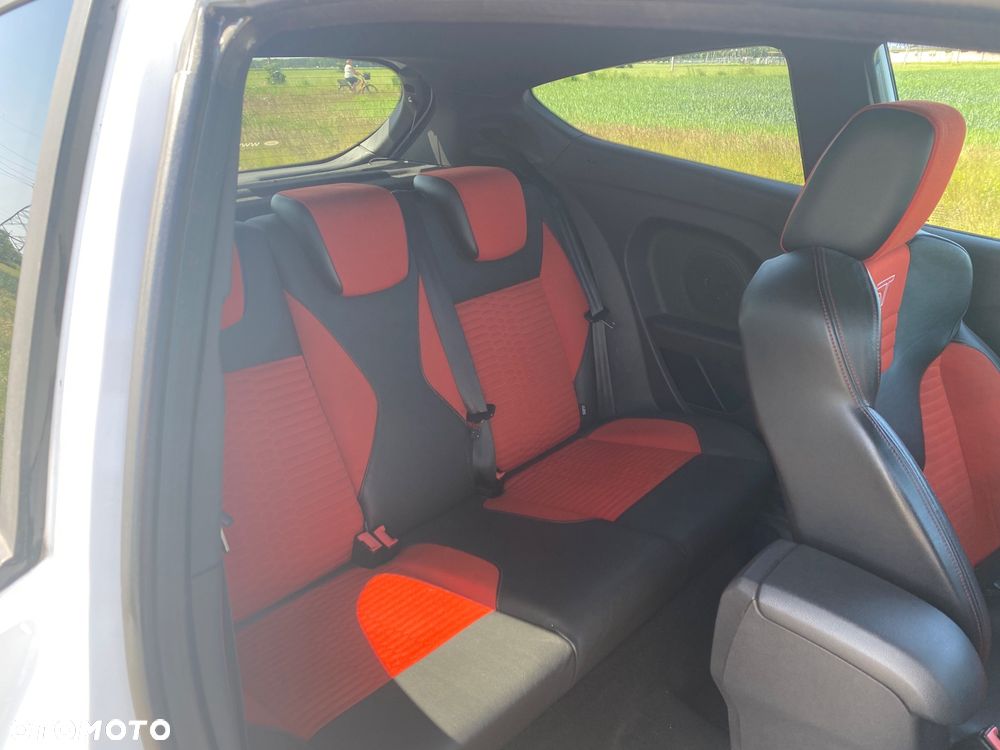 Ford Fiesta ST2 - 5