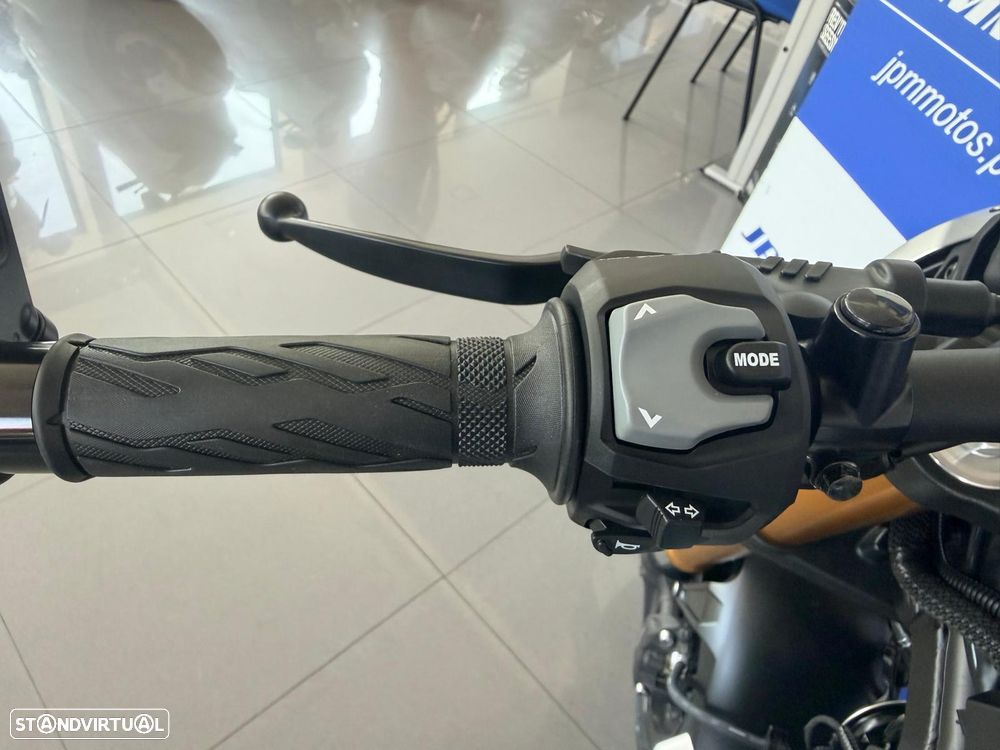 Suzuki GSX 8T - 6