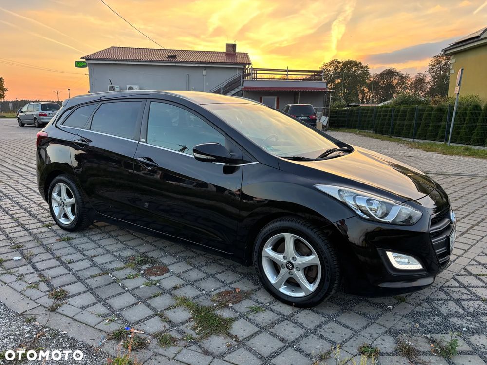 Hyundai i30 blue 1.6 CRDi Passion - 19