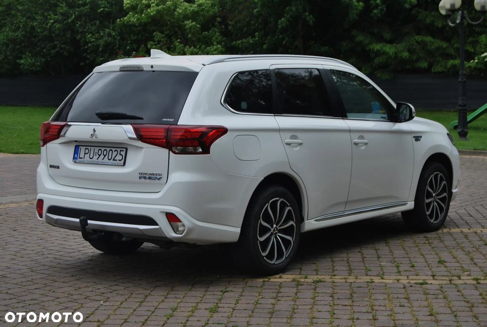 Mitsubishi Outlander - 3