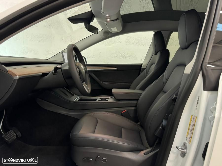 Tesla Model Y Long Range Dual Motor AWD - 3