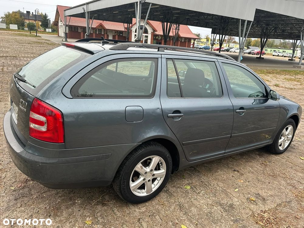 Skoda Octavia 2.0 FSI Ambiente - 12