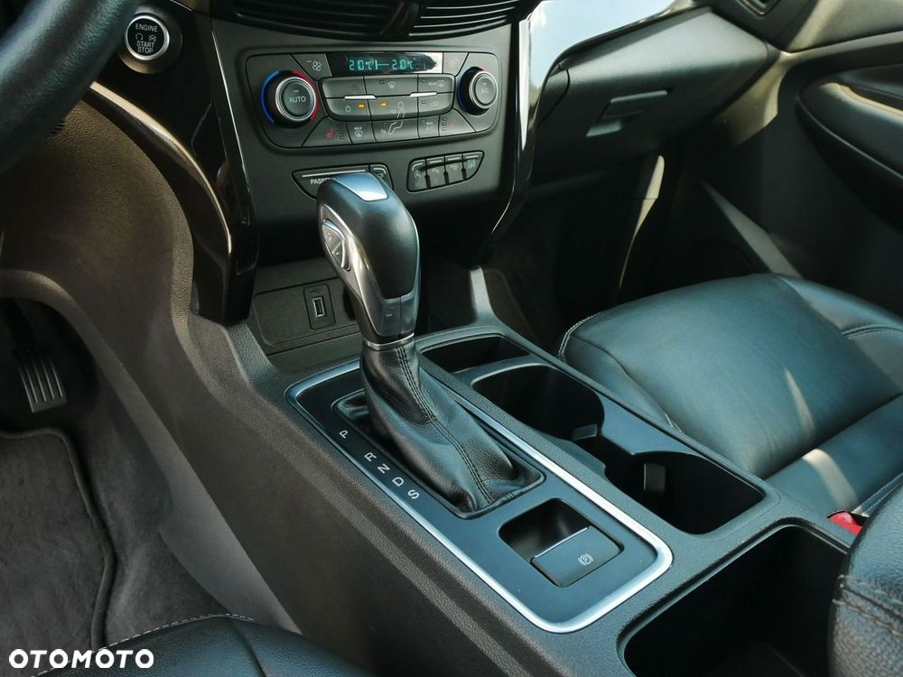 Ford Escape 2.0 EcoBoost AWD Titanium - 24