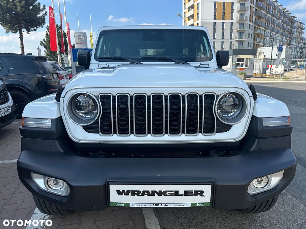 Jeep Wrangler Unlimited GME 2.0 Turbo Sahara - 2
