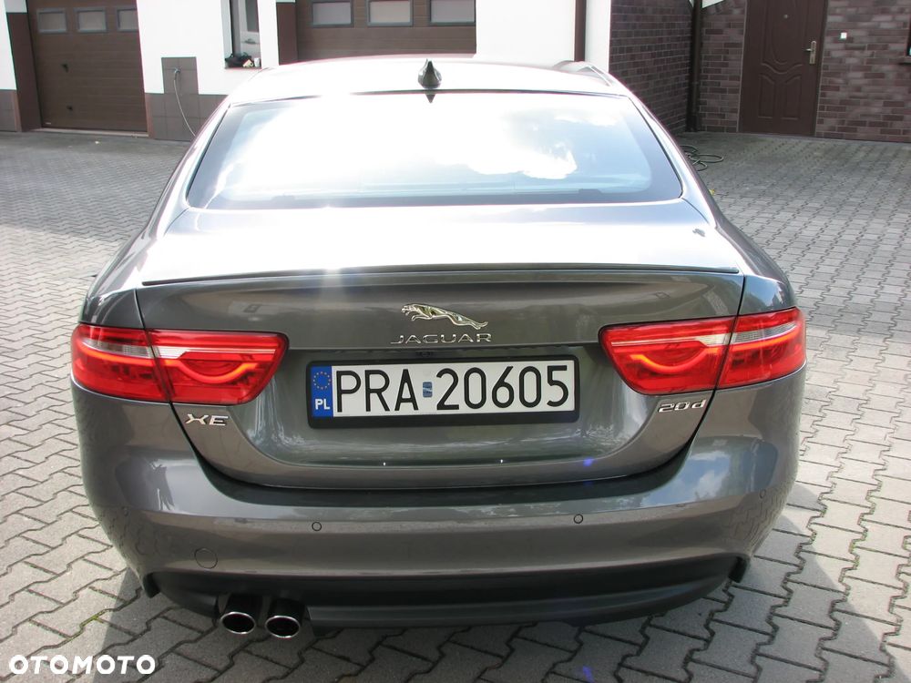 Jaguar XE 20d R-Sport - 9