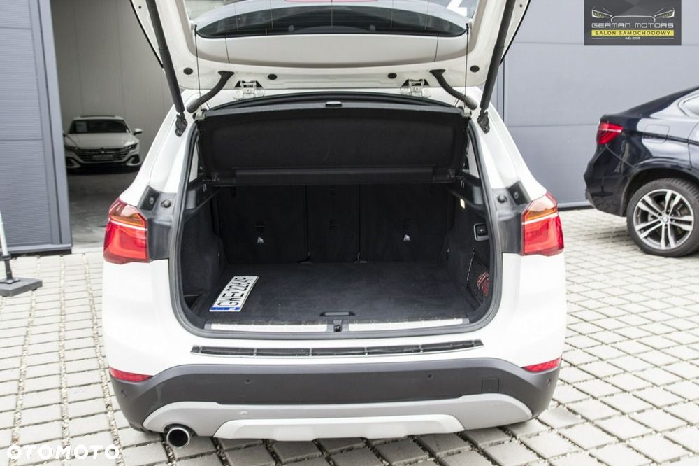 BMW X1 xDrive18d xLine - 37