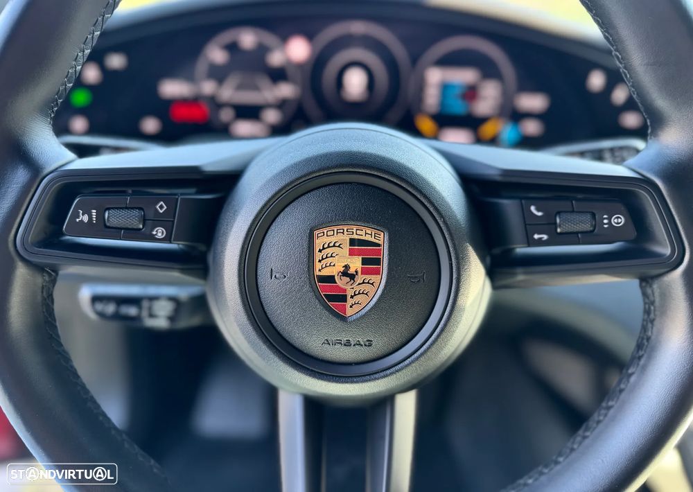 Porsche Taycan Cross Turismo 4 - 31