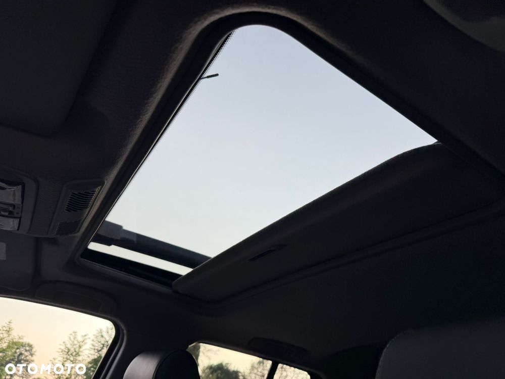 Nissan Navara 3.0 D V6 Platinum Long EU5 - 16