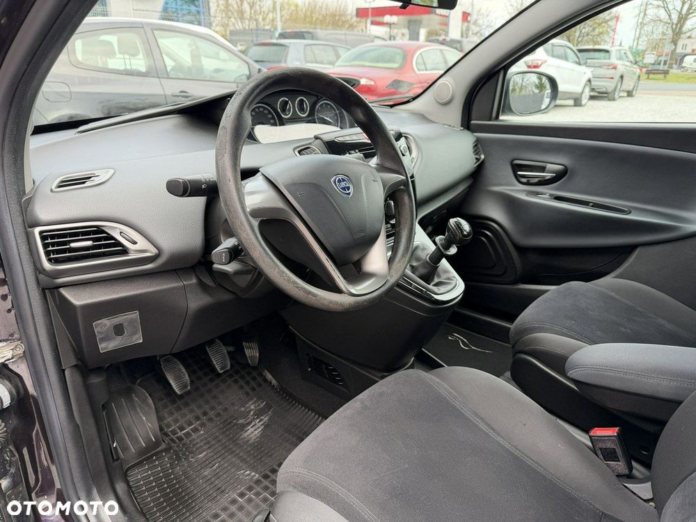 Lancia Ypsilon 0.9 Black&Red S&S - 15