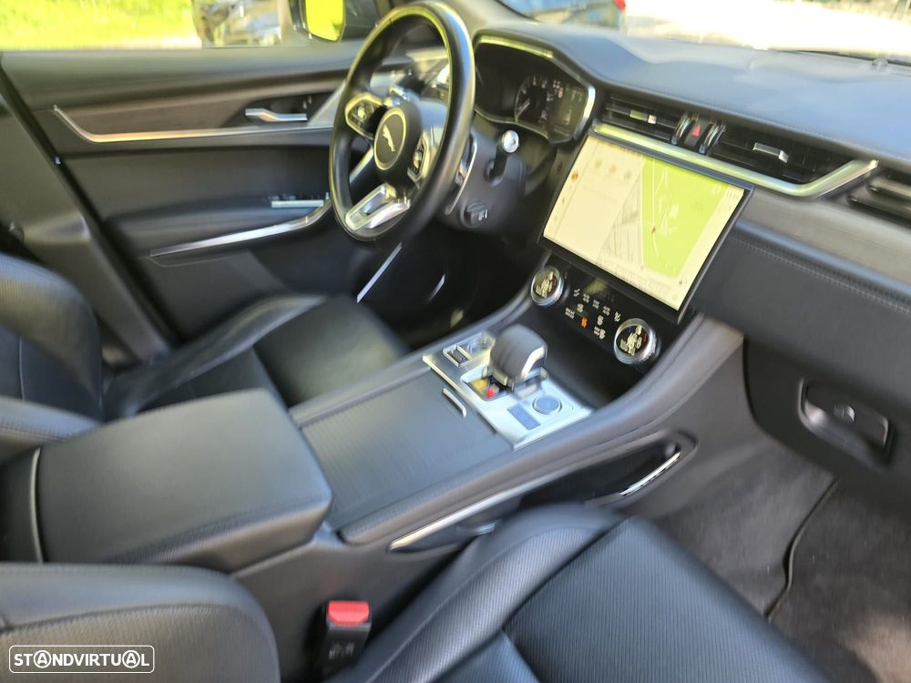 Jaguar F-Pace — fotografia 11
