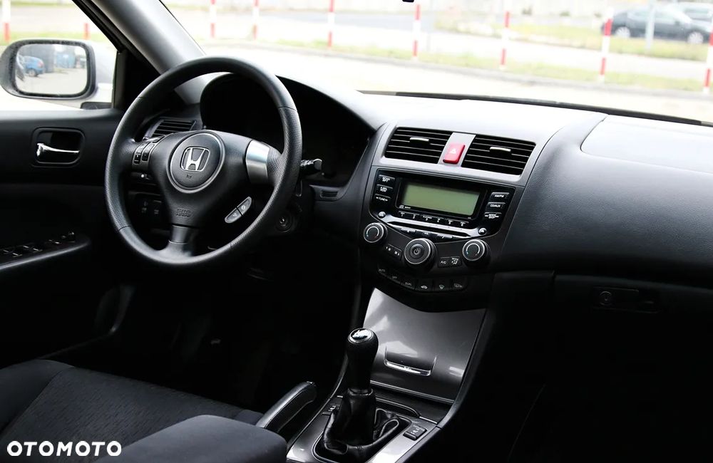 Honda Accord 2.0 Comfort - 25
