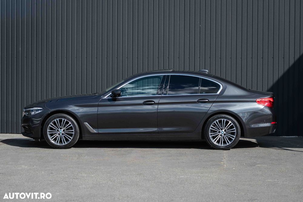 BMW Seria 5 520d xDrive AT - 9