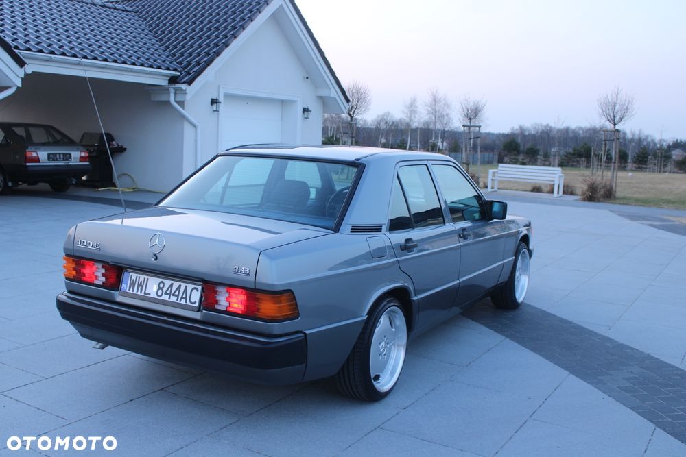 Mercedes-Benz W201 (190) - 4