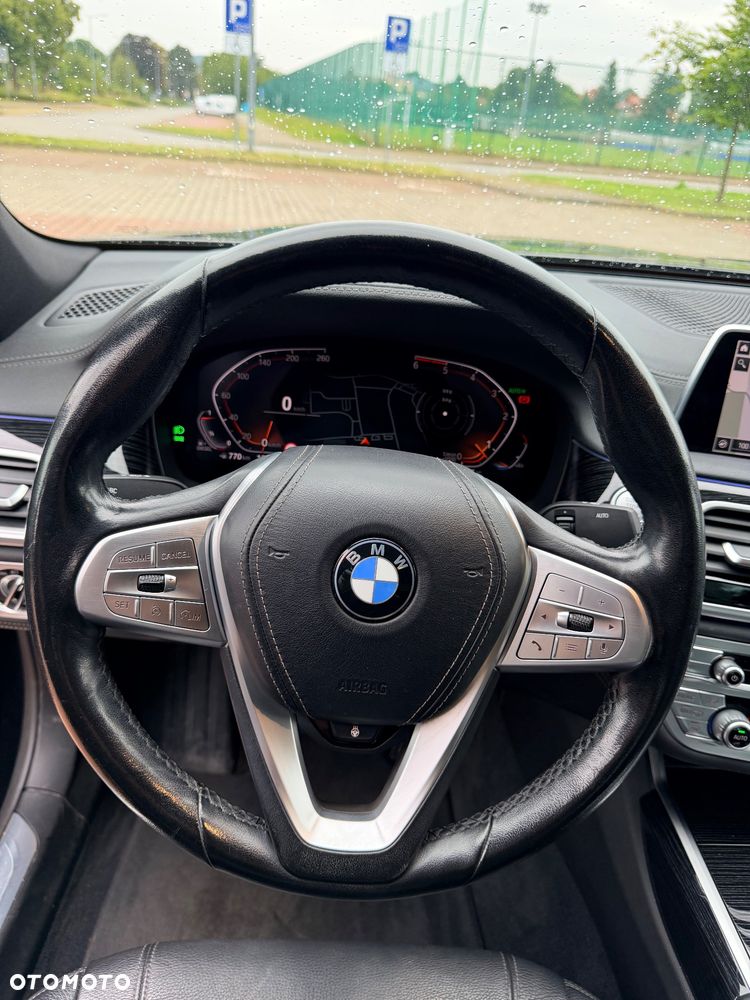 BMW Seria 7 740d xDrive - 27