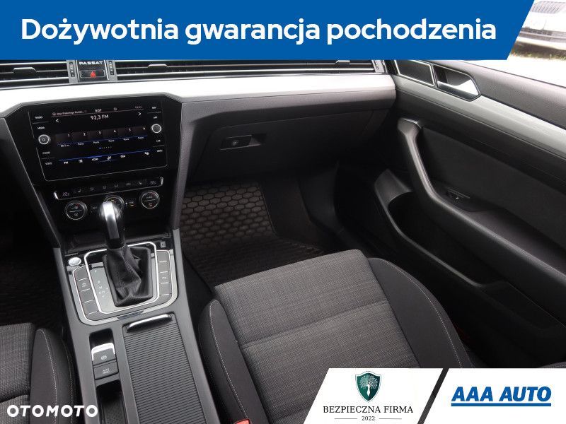 Volkswagen Passat - 10