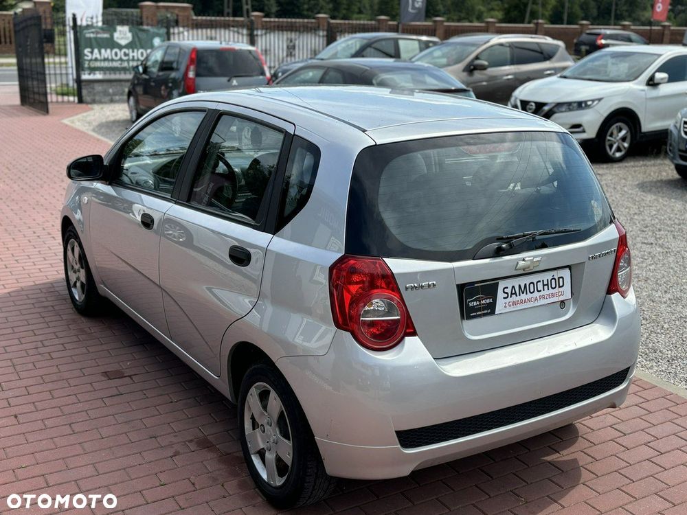 Chevrolet Aveo - 11