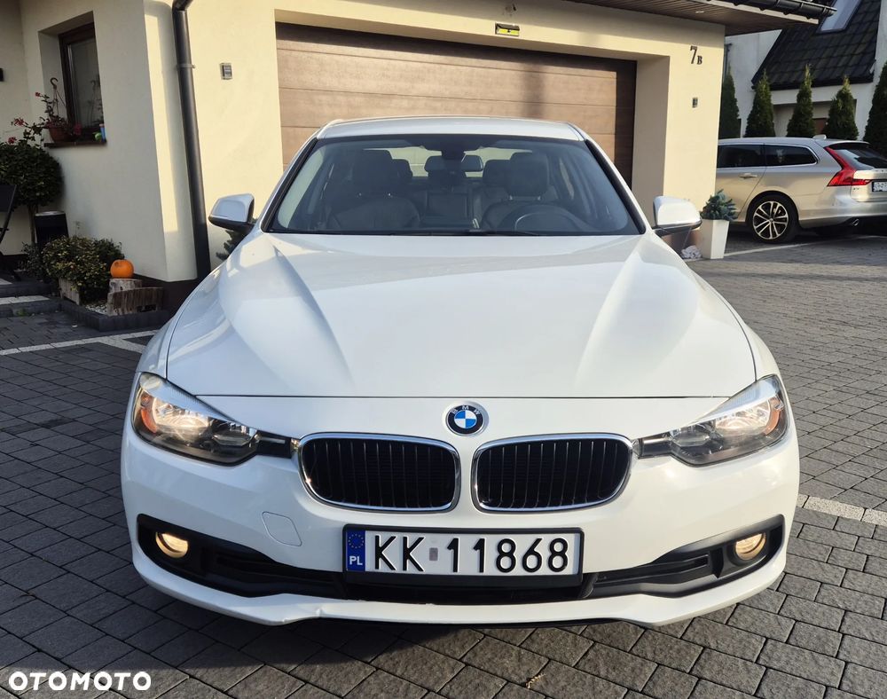 BMW Seria 3 318i Luxury Line - 30