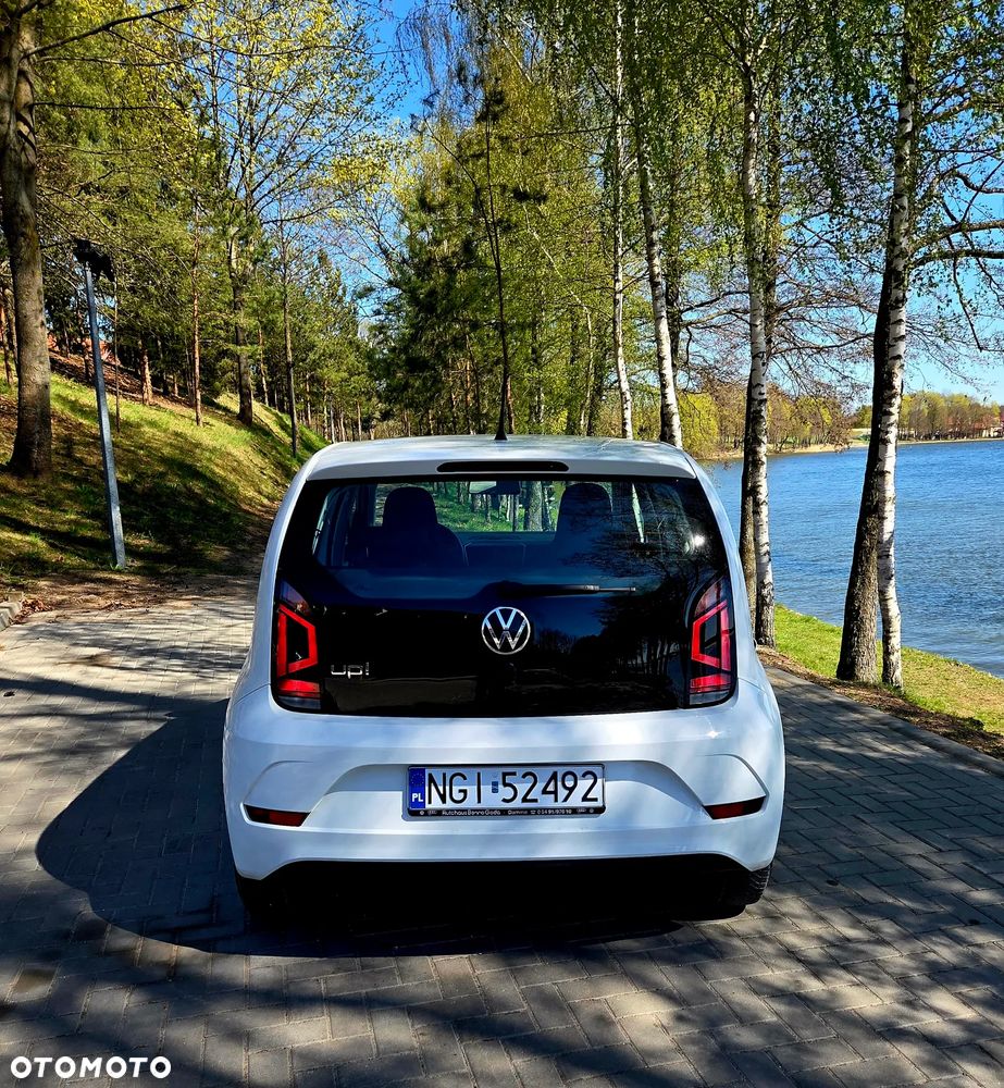 Volkswagen up! move - 5