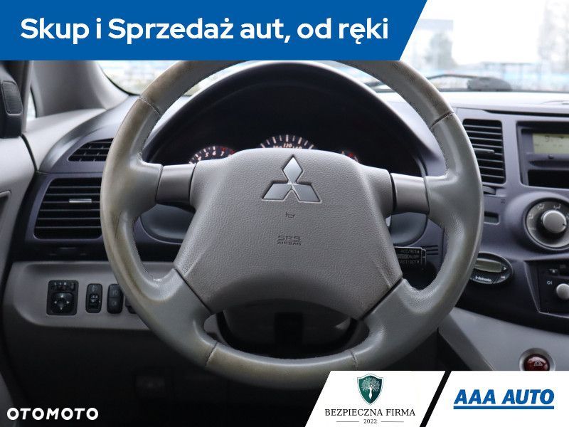 Mitsubishi Grandis - 14