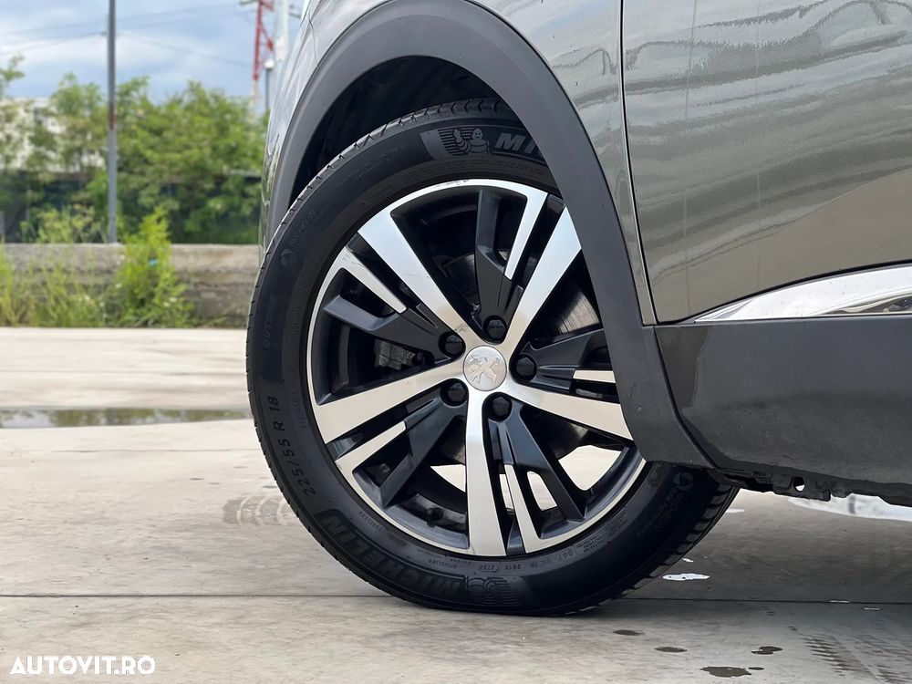 Peugeot 3008 PureTech 130 Stop & Start GPF EAT8 Allure - 5