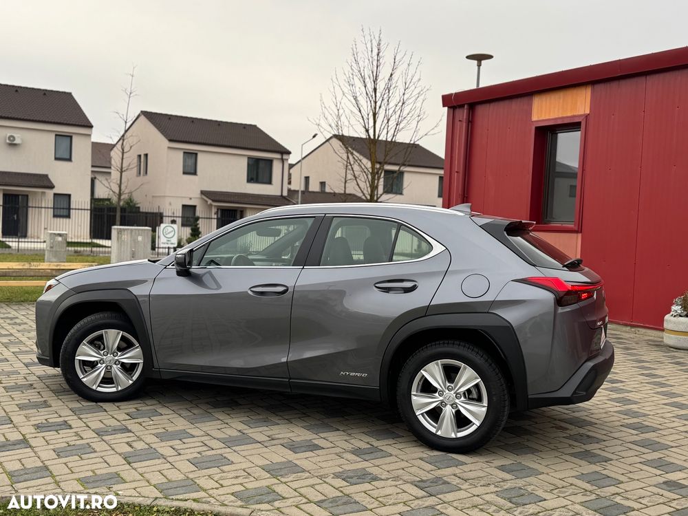 Lexus UX 250h FWD Business - 15