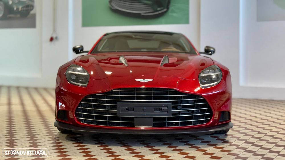 Aston Martin Vanquish V12 - 2