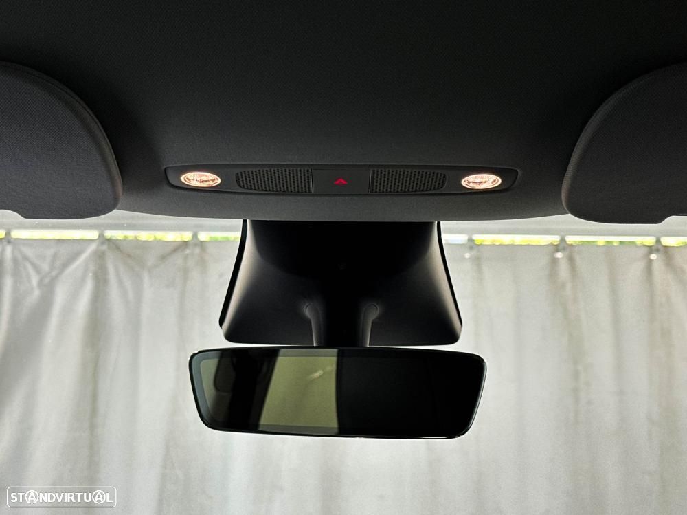 Tesla Model Y Long Range Dual Motor AWD - 26
