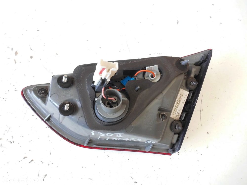LAMPA W KLAPĘ HYUNDAI I30 II HATCHBACK LEWA TYLNA ORYGINAŁ - 7