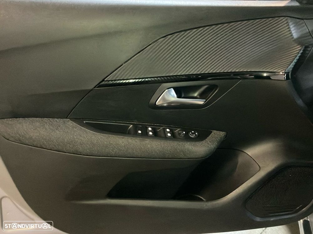 Peugeot 208 - 19