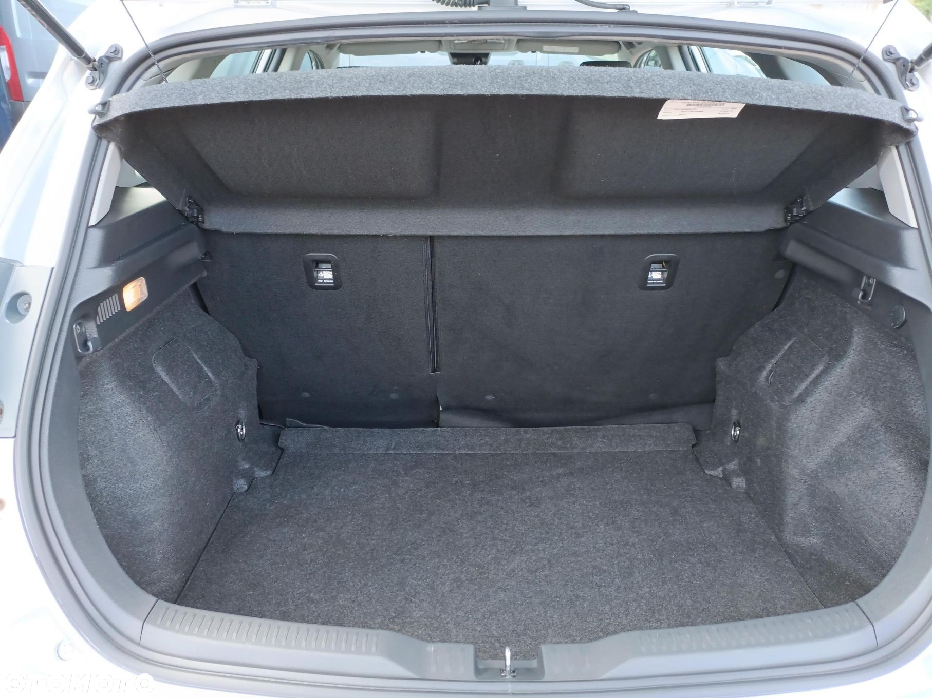 Toyota Auris - 16