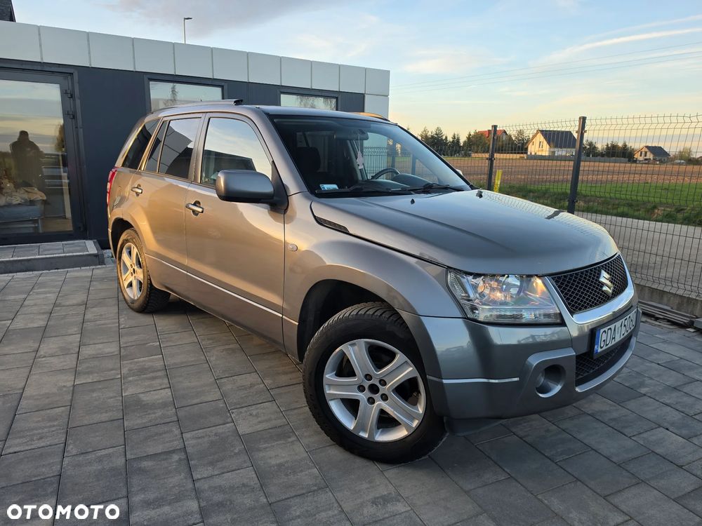 Suzuki Grand Vitara 2.0 - 1