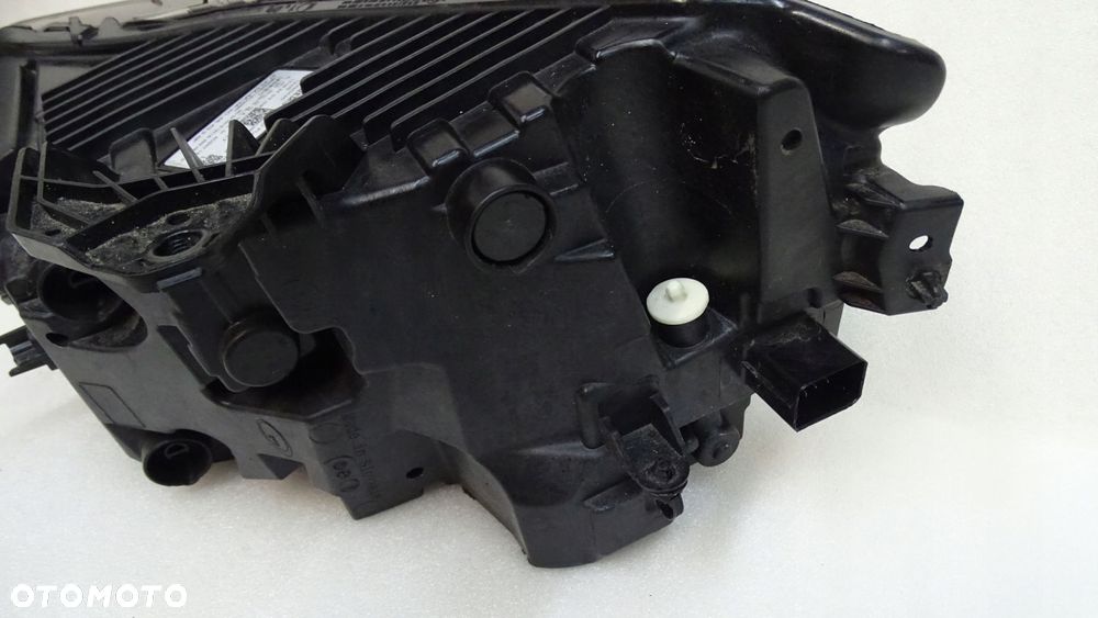 volvo xc60 ii 21/25r lift - lampa przednia prawa full led - 8