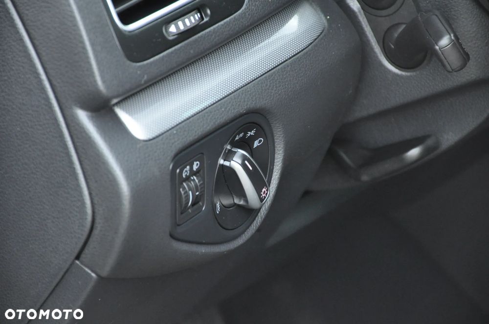 Volkswagen Sharan 2.0 TDI DSG BlueMotion Technology Comfortline - 38