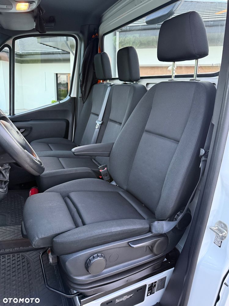 Mercedes-Benz Sprinter - 16