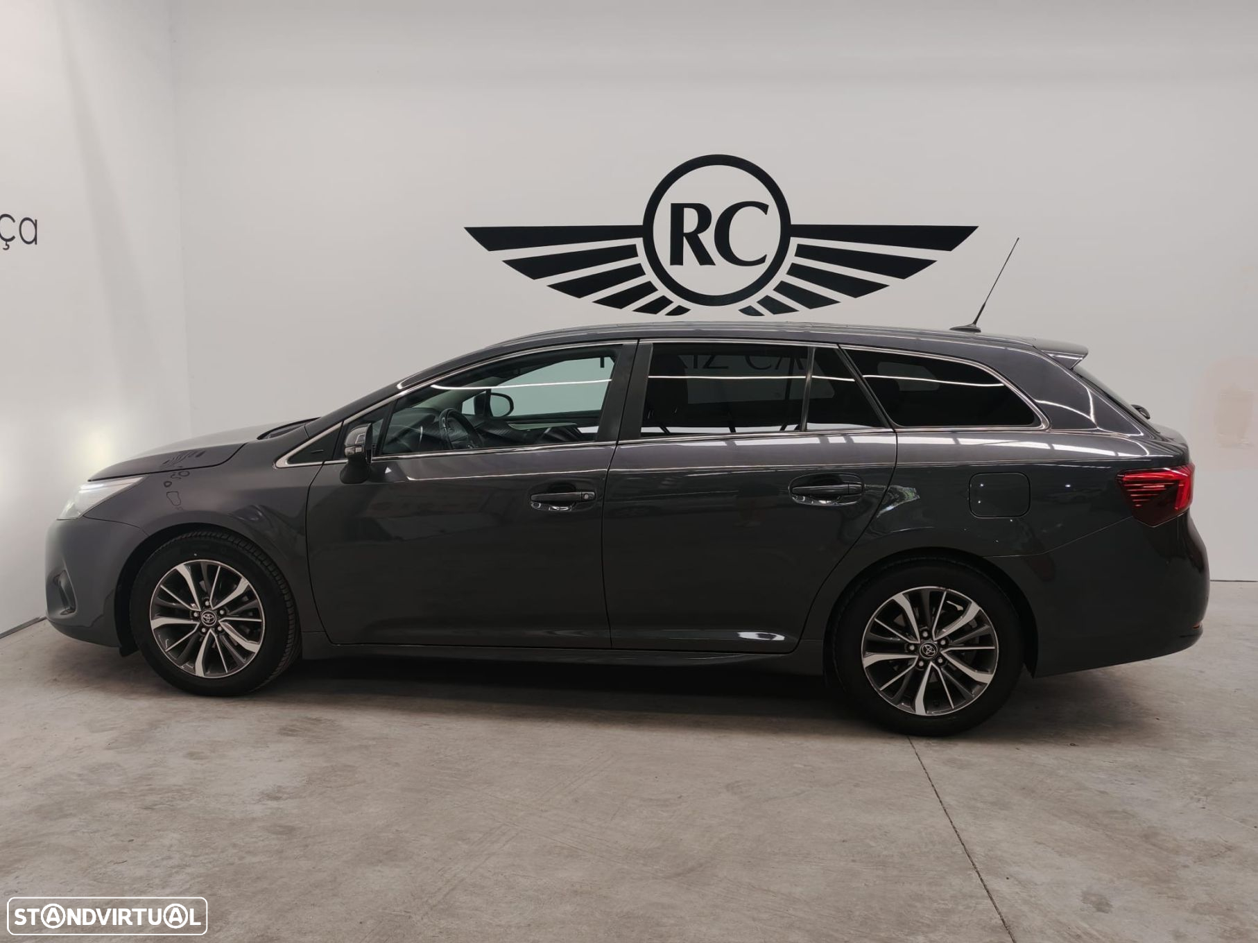 Toyota Avensis Touring Sports 1.6 D-4D Comfort - 3