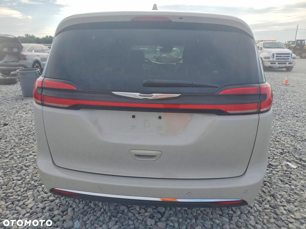 Chrysler Pacifica - 6