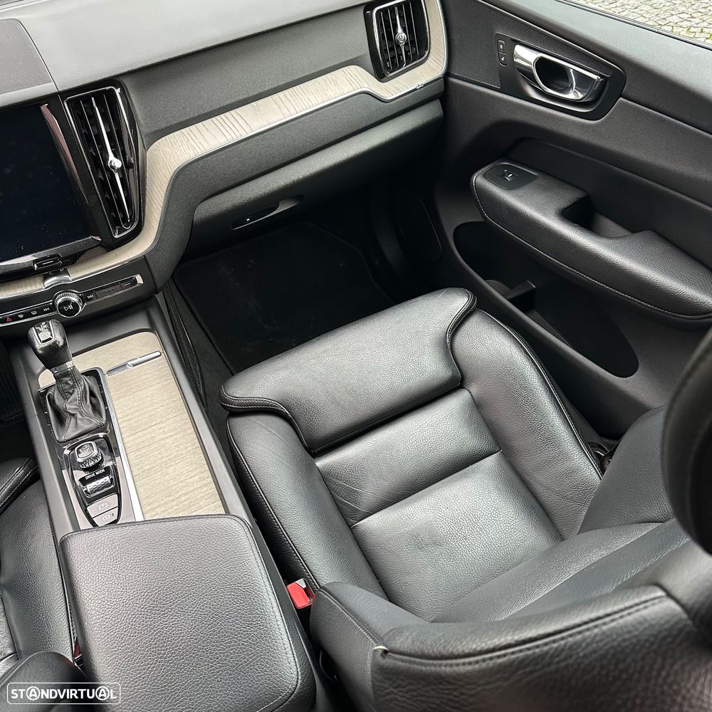 Volvo XC 60 2.0 D4 Inscription AWD Geartronic - 40