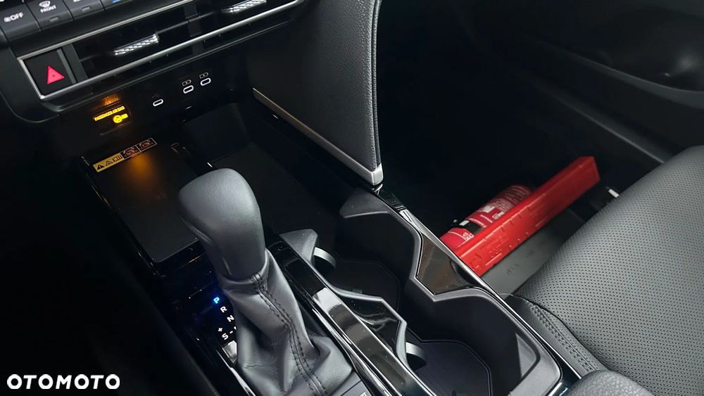 Toyota Camry 2.5 Hybrid Dynamic Force Comfort e-CVT - 10