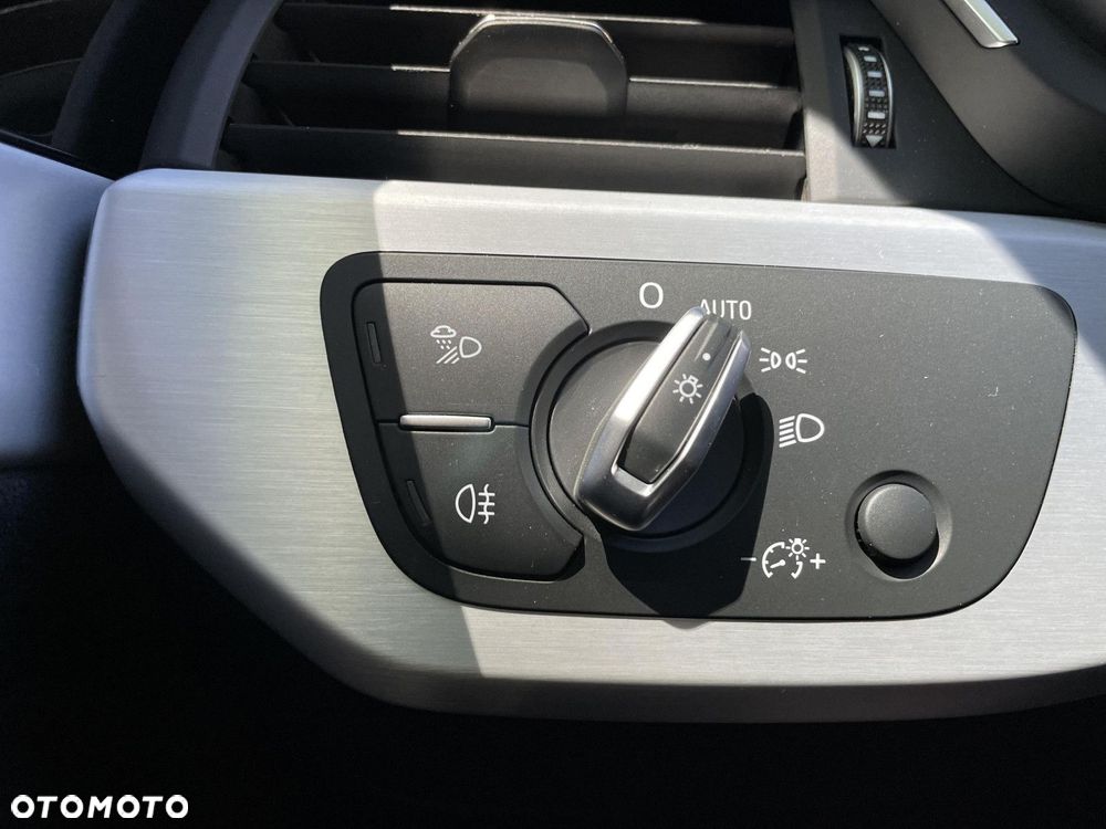 Audi A4 Limousine - 11