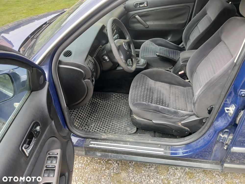 Volkswagen Passat - 17