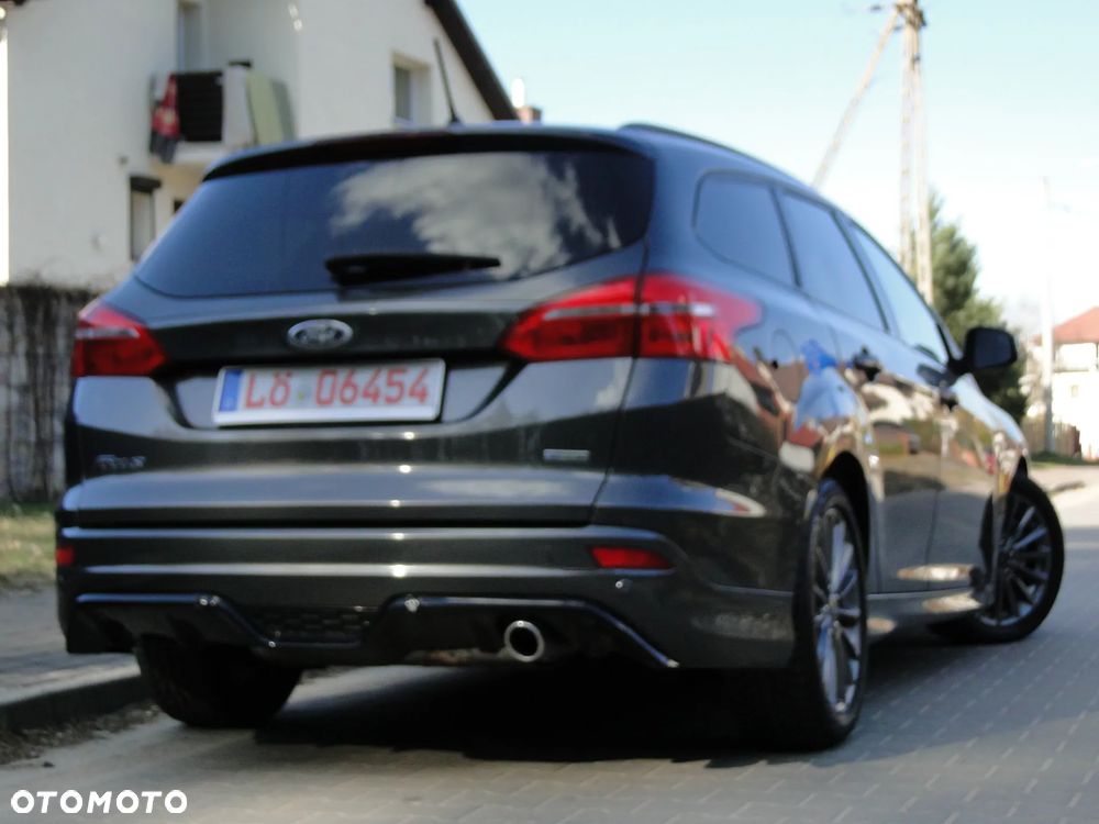 Ford Focus SW 1.5 EcoBoost S&S ST-LINE X - 23