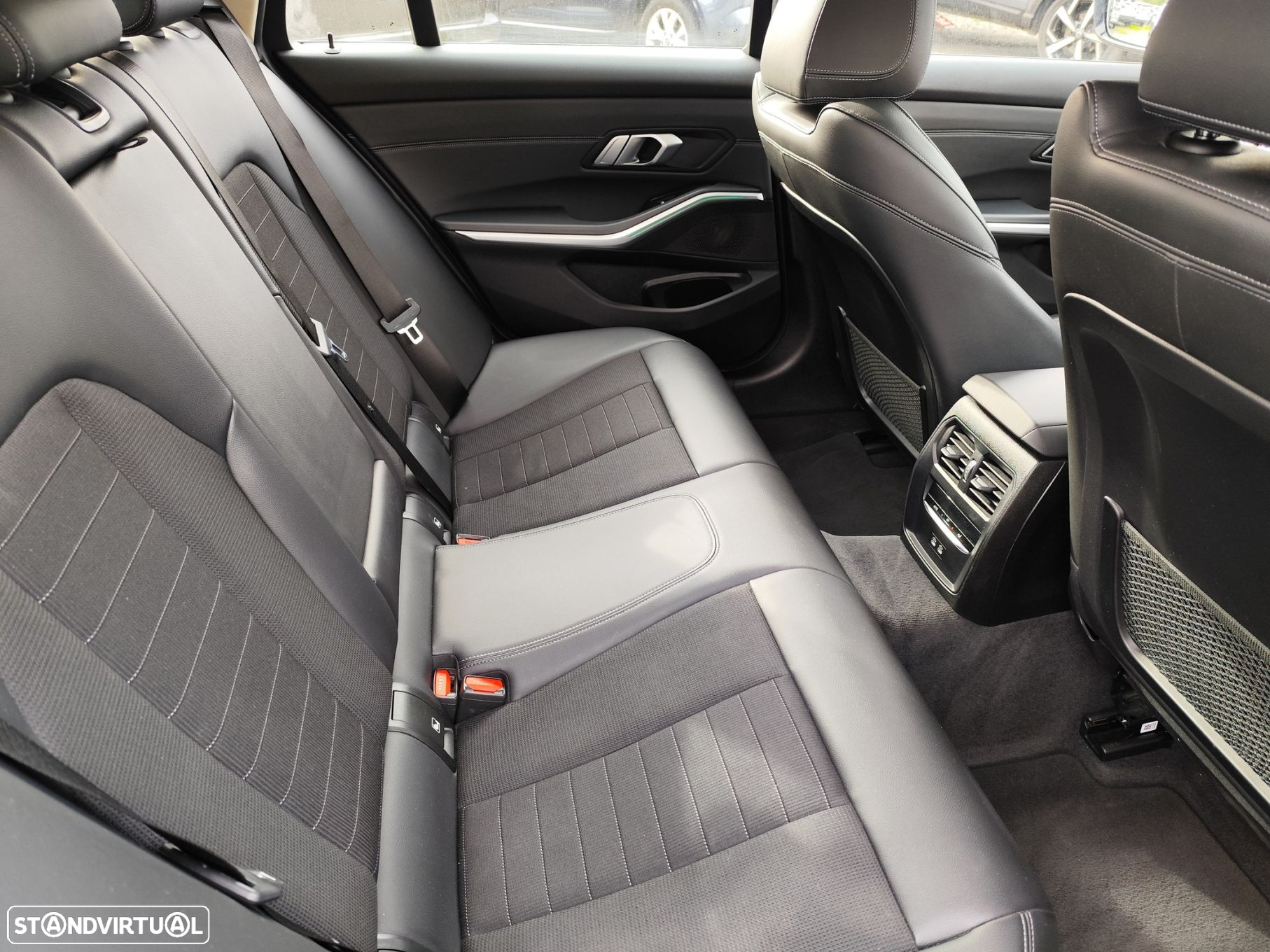 BMW 318 d Touring Line Sport Auto - 30
